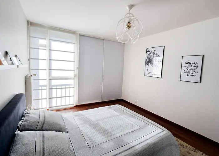 Grand Appartement T2, Lumineux, Au Calme, Au Pied Des Calanques, Proche Mer